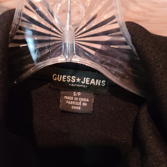 Guess ATHLETIC Suit - Picture 7 of 9